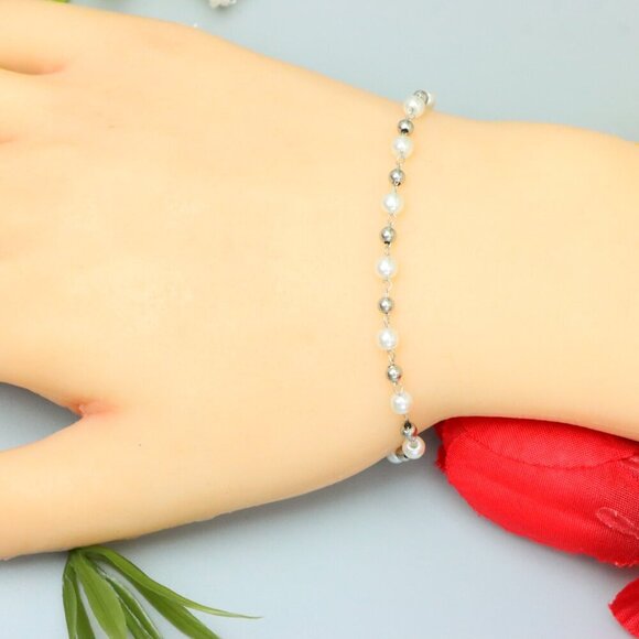 "Elegant & Trendy Bracelet, A Perfect Gift for Women, Thoughtful, EVCH1161 - Picture 3 of 8